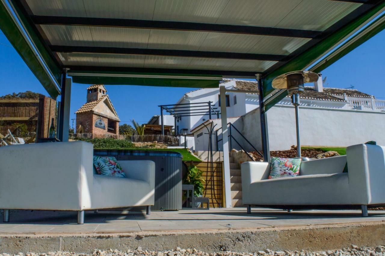 Cortijo Chaparro Near Iznajar Villa Fuentes de Cesna Exterior photo